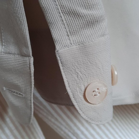 Christie & Jill Silk Long-Sleeve Tan / Cream Camp Shirt Blouse Size XS - Picture 5 of 6